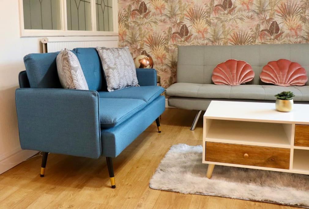 Lovely Staycation With Family Free Parking & Wifi Leeds  Esterno foto