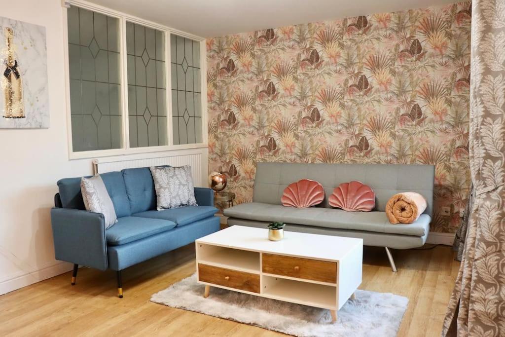 Lovely Staycation With Family Free Parking & Wifi Leeds  Esterno foto