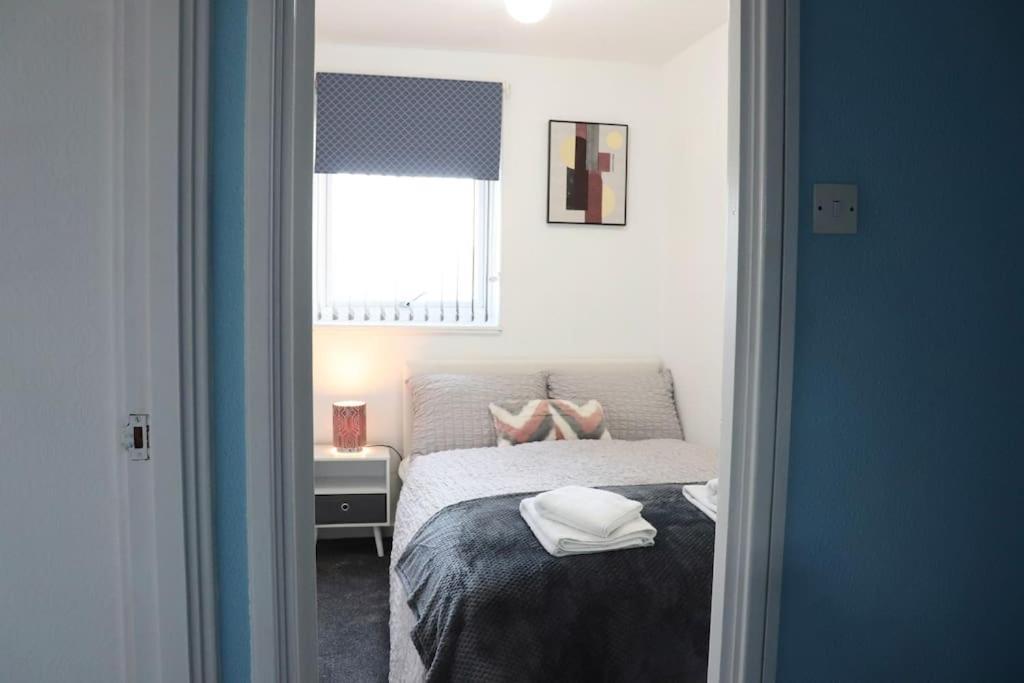 Lovely Staycation With Family Free Parking & Wifi Leeds  Esterno foto