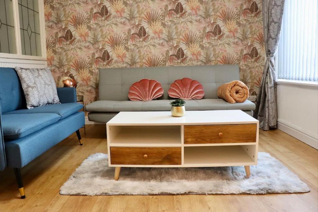 Lovely Staycation With Family Free Parking & Wifi Leeds  Esterno foto