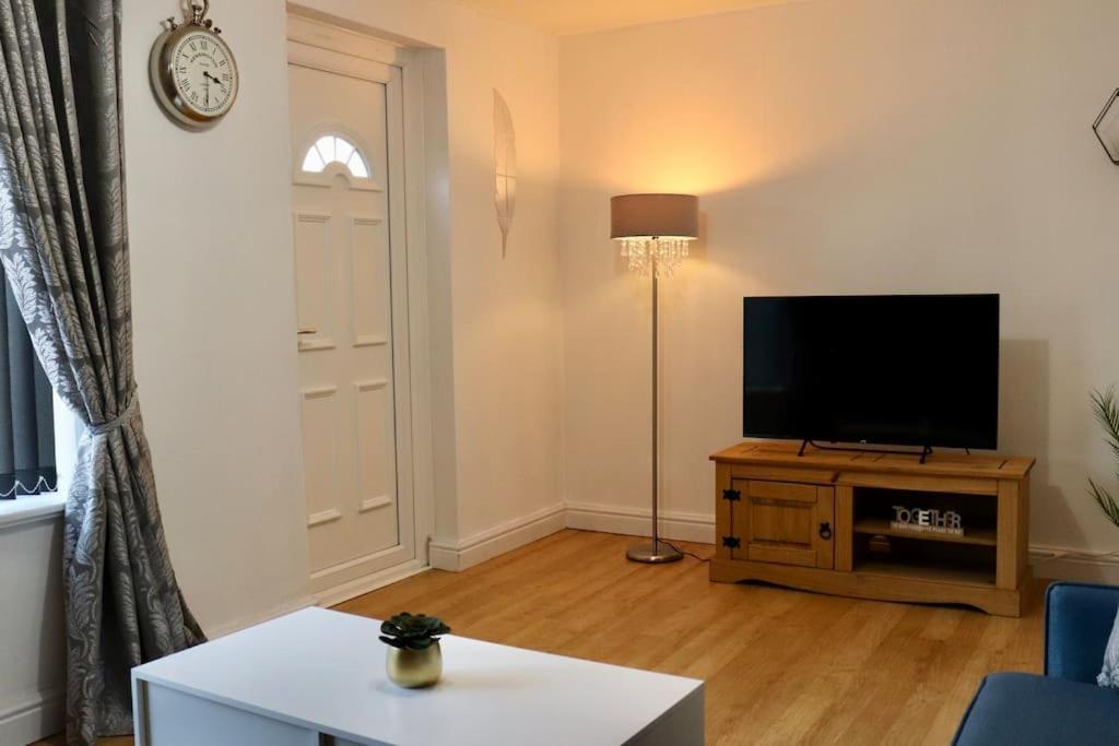 Lovely Staycation With Family Free Parking & Wifi Leeds  Esterno foto