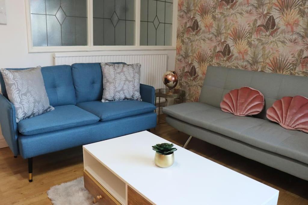 Lovely Staycation With Family Free Parking & Wifi Leeds  Esterno foto