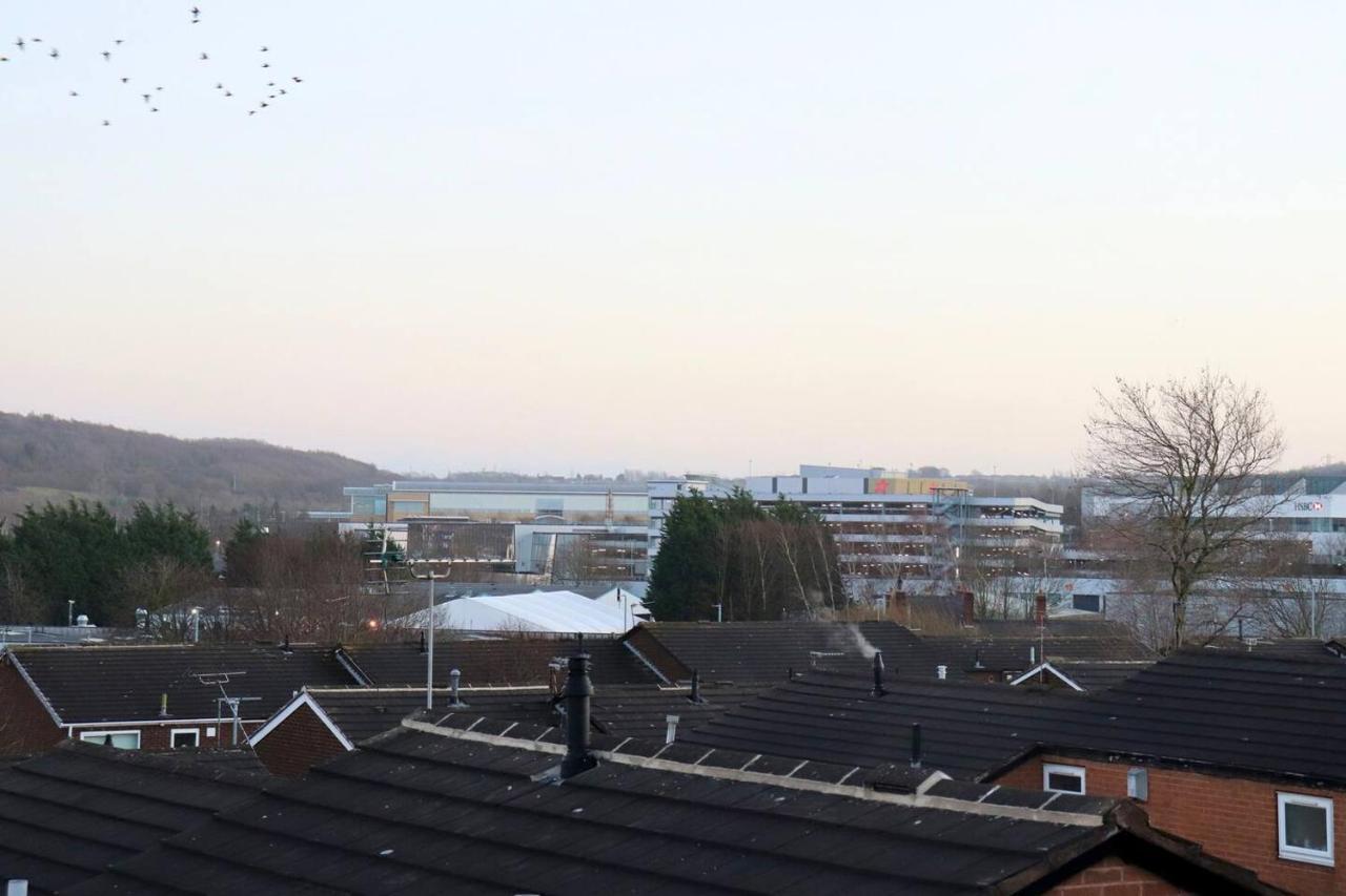 Lovely Staycation With Family Free Parking & Wifi Leeds  Esterno foto